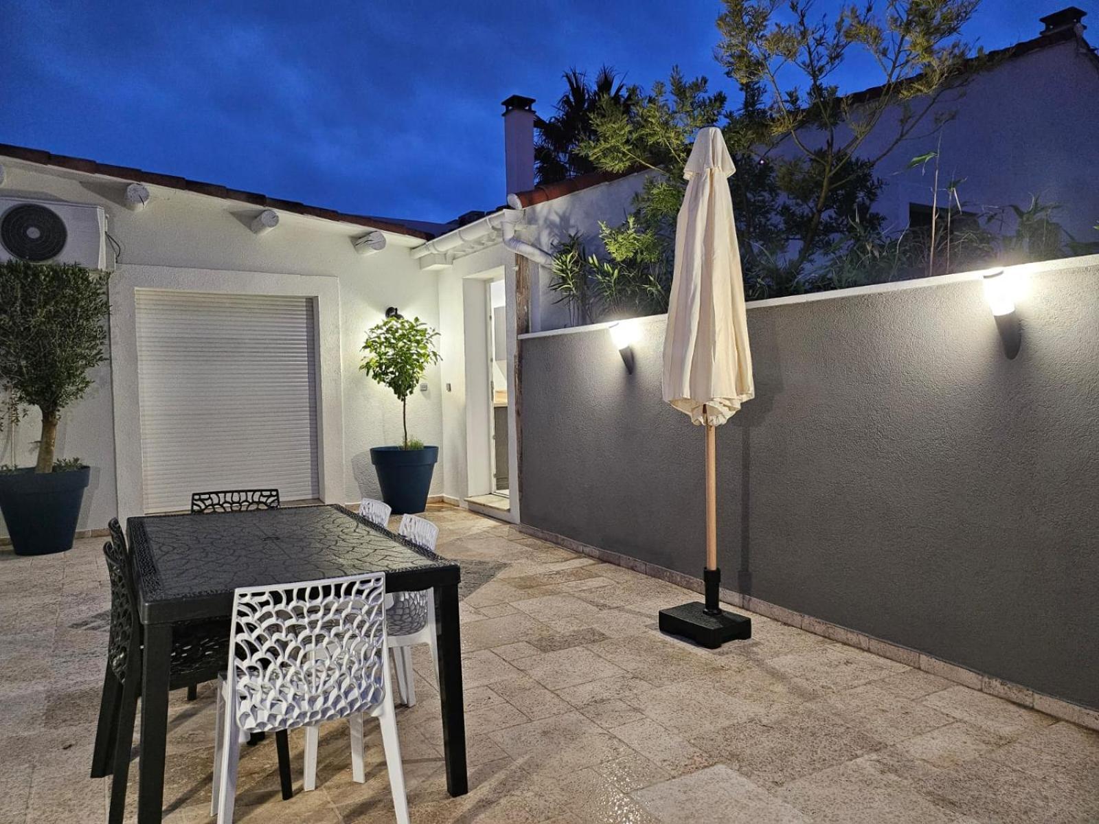 Agreable Logement Avec Terrasse Saint-Victoret 外观 照片